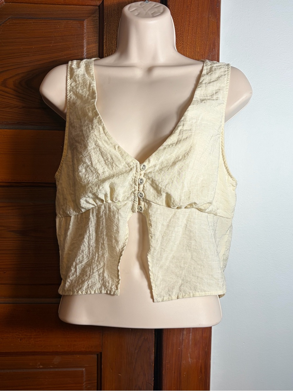 Forever 21 Cream Button-Front Sleeveless Crop Top